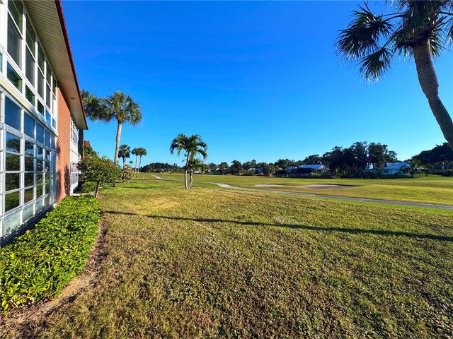 25 Pine Arbor Lane 202, Vero Beach, FL 32962