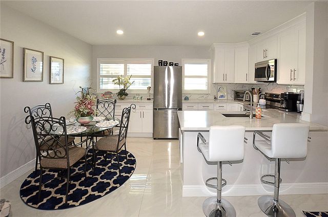 25 Pine Arbor Lane 202, Vero Beach, FL 32962