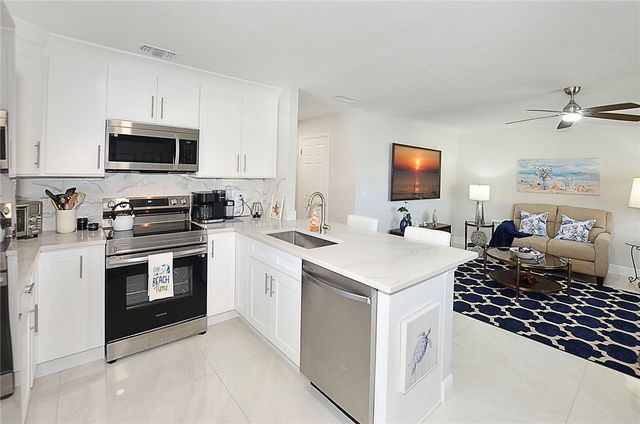 25 Pine Arbor Lane 202, Vero Beach, FL 32962