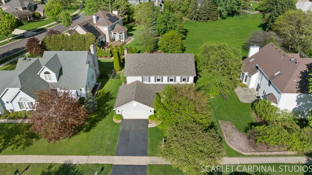 2875 Carriage Way, Aurora, IL 60504
