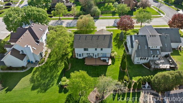 2875 Carriage Way, Aurora, IL 60504