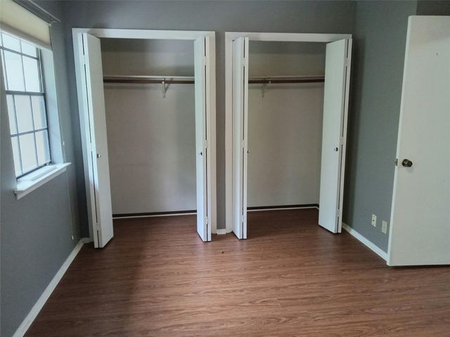 910 E Meadowmere LN S, Austin, TX 78758