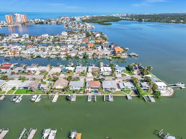 241 176TH TERRACE DRIVE E, Redington Shores, FL 33708