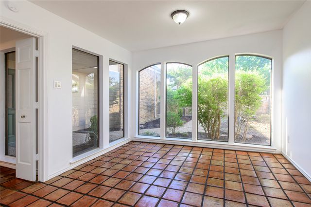6025 Daven Oaks Drive, Dallas, TX 75248