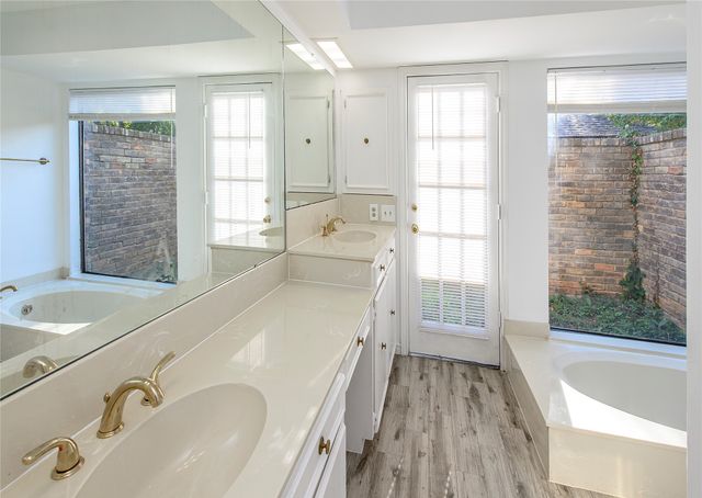 6025 Daven Oaks Drive, Dallas, TX 75248