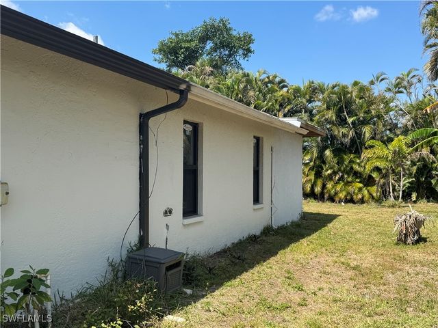 13470 McGregor BLVD, Fort Myers, FL 33919