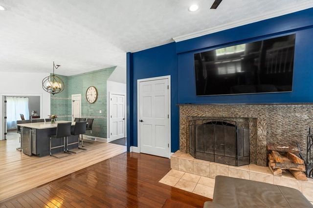 20 Landers Rd, Stoneham, MA 02180