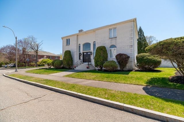 20 Landers Rd, Stoneham, MA 02180