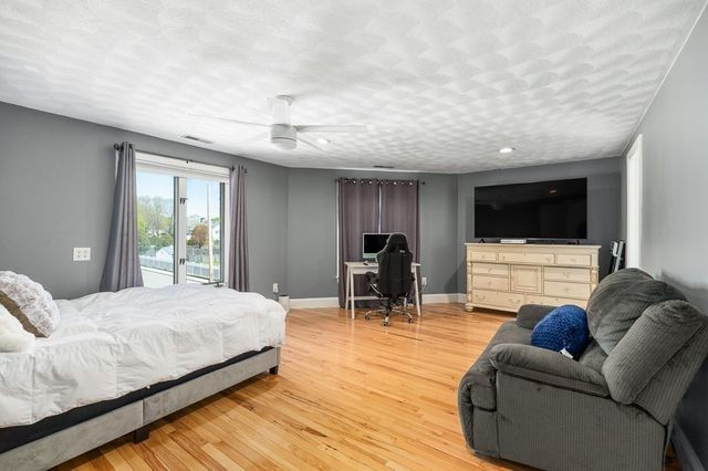 20 Landers Rd, Stoneham, MA 02180