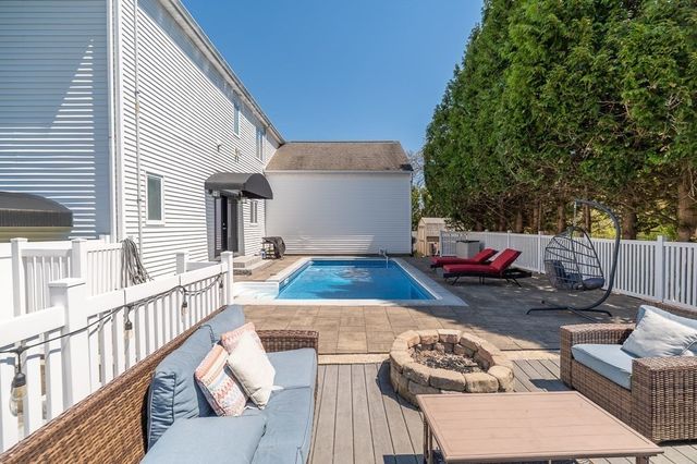 20 Landers Rd, Stoneham, MA 02180