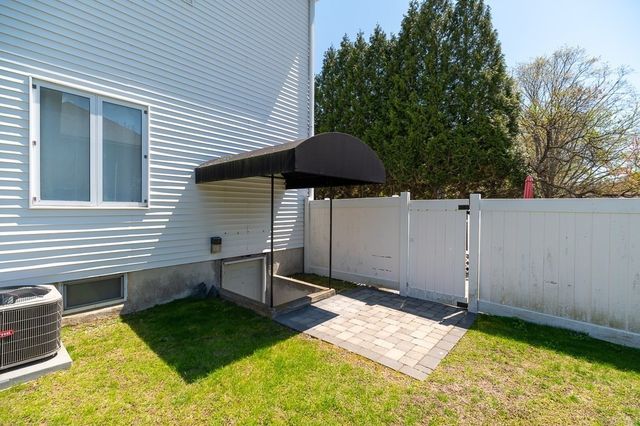 20 Landers Rd, Stoneham, MA 02180