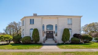 20 Landers Rd, Stoneham, MA 02180