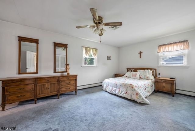 69 Forest Dr, Pequannock Twp., NJ 07444