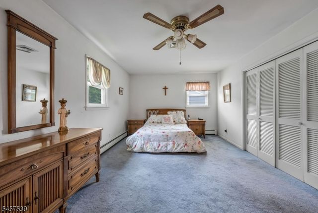 69 Forest Dr, Pequannock Twp., NJ 07444