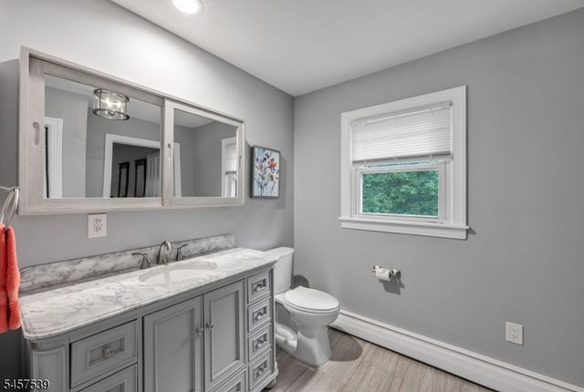 69 Forest Dr, Pequannock Twp., NJ 07444