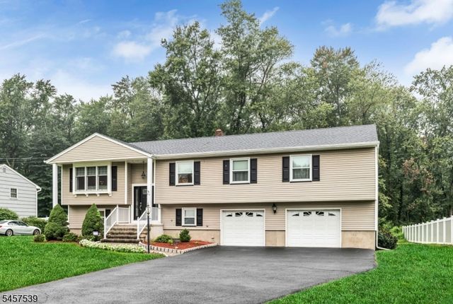 69 Forest Dr, Pequannock Twp., NJ 07444