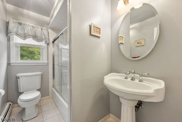 69 Forest Dr, Pequannock Twp., NJ 07444