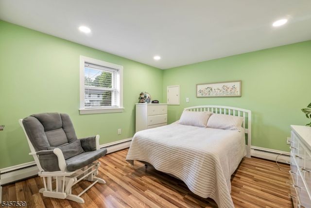 69 Forest Dr, Pequannock Twp., NJ 07444