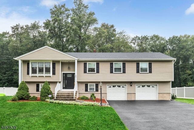 69 Forest Dr, Pequannock Twp., NJ 07444