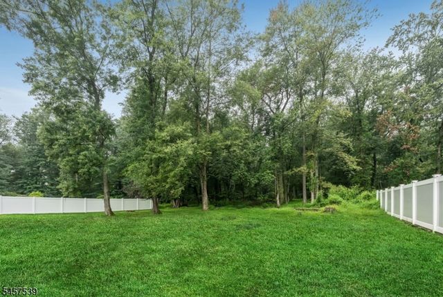 69 Forest Dr, Pequannock Twp., NJ 07444