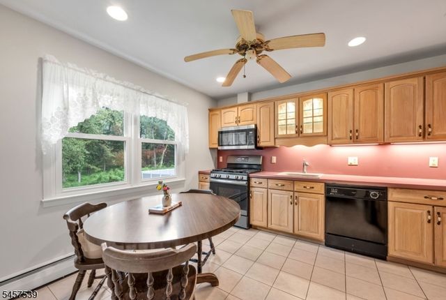 69 Forest Dr, Pequannock Twp., NJ 07444