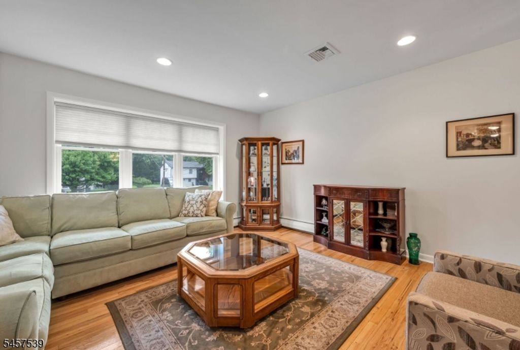 69 Forest Dr, Pequannock Twp., NJ 07444 — photo 5