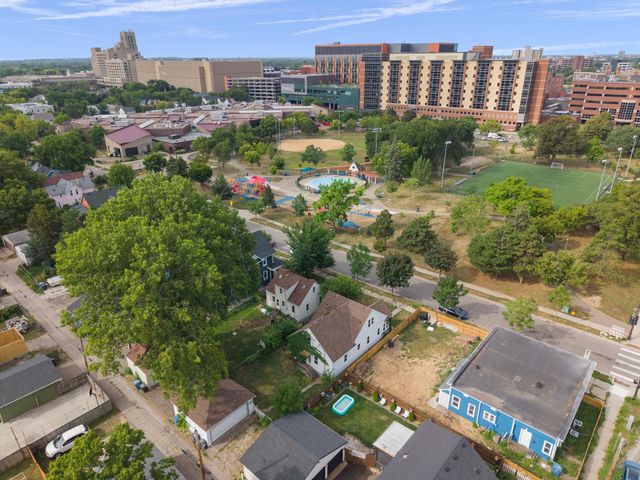 2609 12th Avenue S, Minneapolis, MN 55407