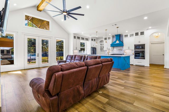 440 Fm 223, Shepherd, TX 77371