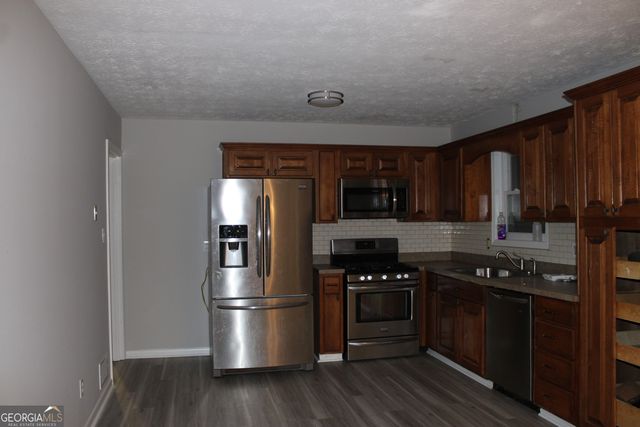 3014 Lakeridge Drive SE, Conyers, GA 30094