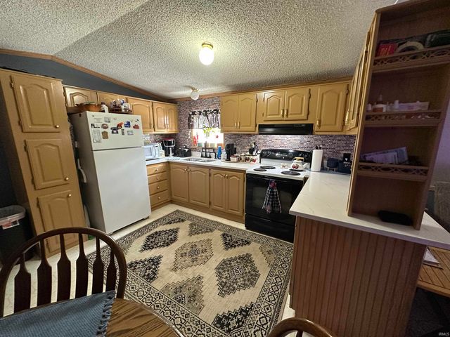 1004 Van Bibber Lake Estates, Greencastle, IN 46135