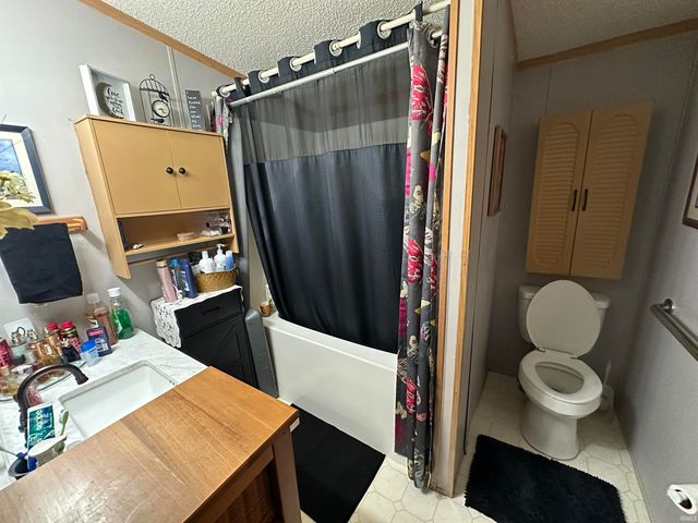 1004 Van Bibber Lake Estates, Greencastle, IN 46135