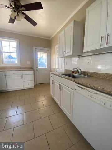 119-121 GRANDVIEW AVE, Pitman, NJ 08071