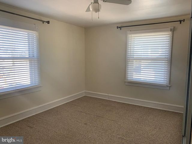 119-121 GRANDVIEW AVE, Pitman, NJ 08071