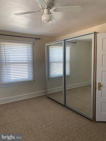 119-121 GRANDVIEW AVE, Pitman, NJ 08071