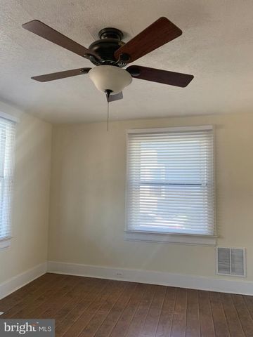 119-121 GRANDVIEW AVE, Pitman, NJ 08071