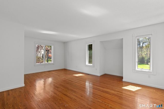 68 Deep Brook Harbor 68, Suffield, CT 06078