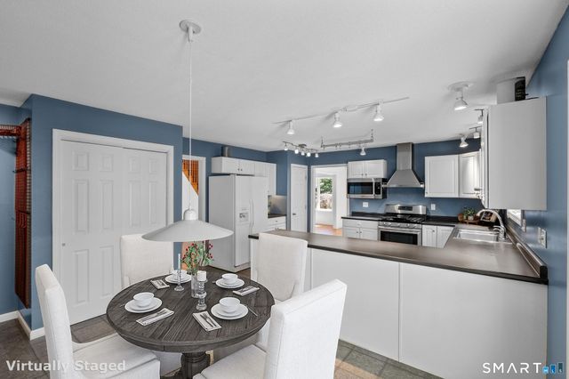68 Deep Brook Harbor 68, Suffield, CT 06078