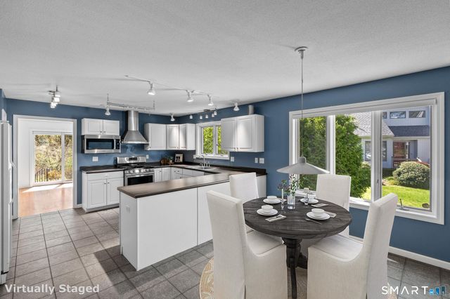 68 Deep Brook Harbor 68, Suffield, CT 06078
