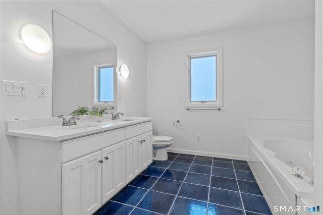 68 Deep Brook Harbor 68, Suffield, CT 06078