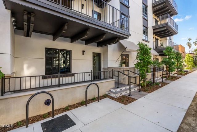 139 S Oak Knoll Avenue 101, Pasadena, CA 91101