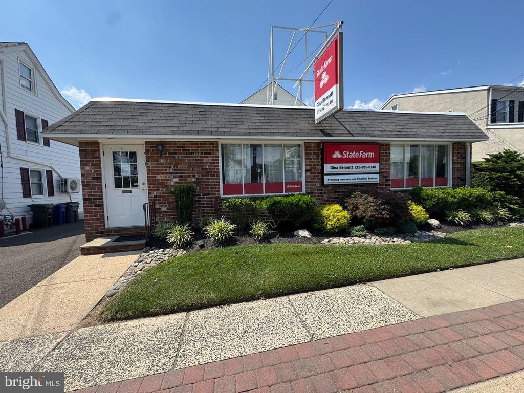 438 N EASTON RD, Glenside, PA 19038