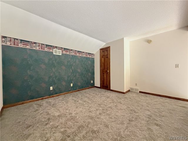 25 Crownview D, Hamburg, NY 14075