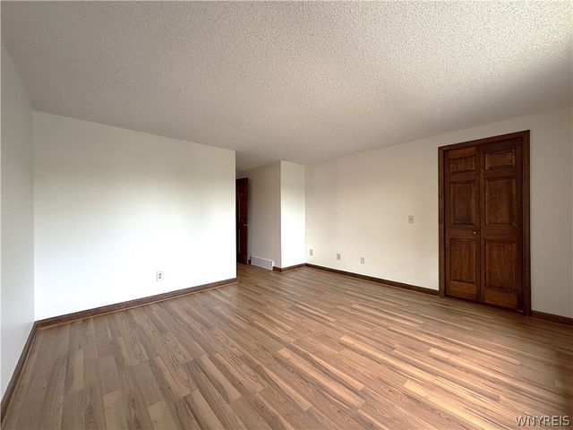 25 Crownview D, Hamburg, NY 14075