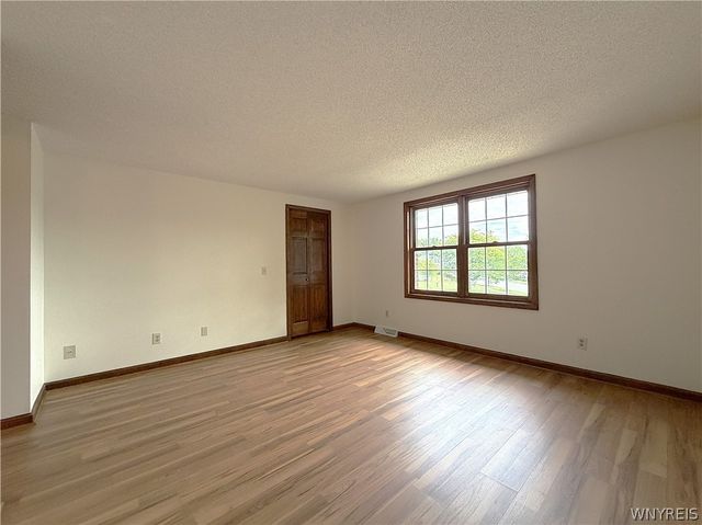 25 Crownview D, Hamburg, NY 14075
