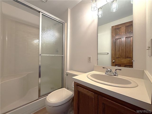 25 Crownview D, Hamburg, NY 14075