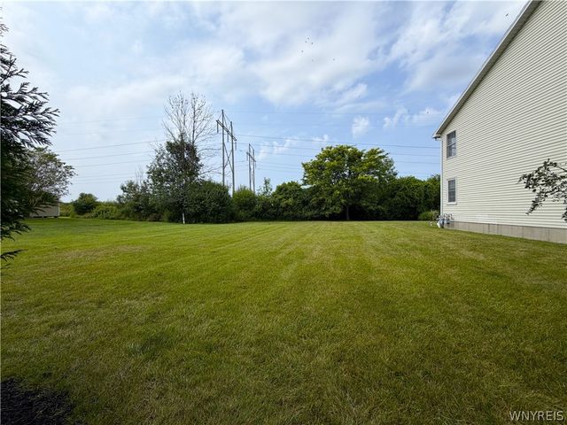 25 Crownview D, Hamburg, NY 14075