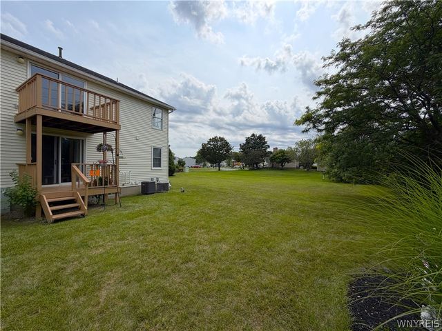 25 Crownview D, Hamburg, NY 14075