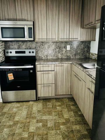 9143 SW 77th Ave B204, Miami, FL 33156