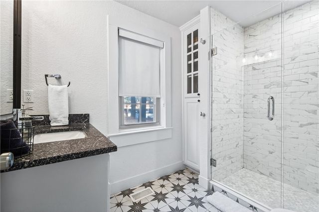 426 N Oliver Avenue, Fayetteville, AR 72701