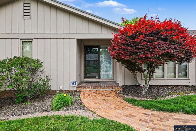 9916 Devonshire Drive, Omaha, NE 68114